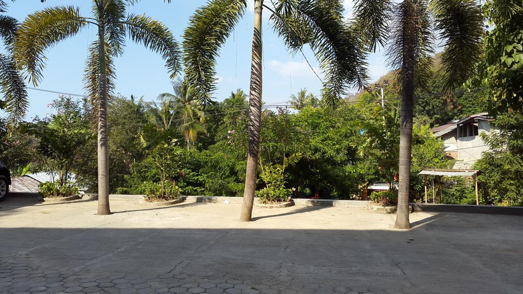 Centro Bajo Hotel & Resto Labuan Bajo Exteriör bild